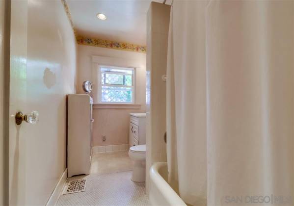 711 Tolita Avenue, Coronado, California, United States 92118, 3 Bedrooms Bedrooms, ,1 BathroomBathrooms,For sale,Tolita Avenue,190022659