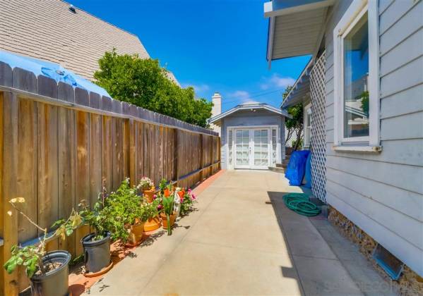 711 Tolita Avenue, Coronado, California, United States 92118, 3 Bedrooms Bedrooms, ,1 BathroomBathrooms,For sale,Tolita Avenue,190022659