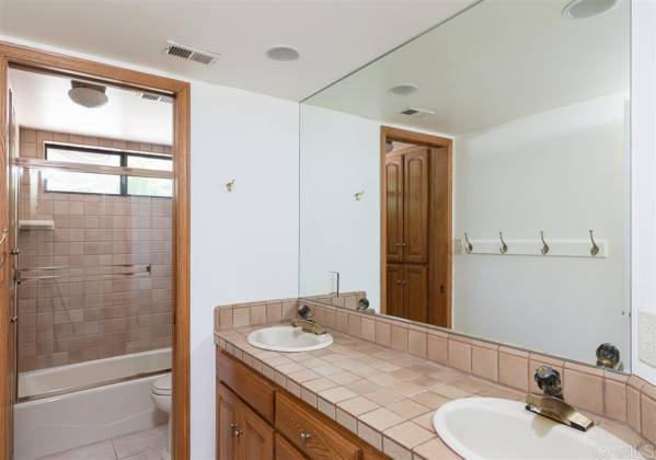 16033 Tukwut Ct, Pauma Valley, California, United States 92061, 3 Bedrooms Bedrooms, ,1 BathroomBathrooms,For sale,Tukwut Ct,190036805