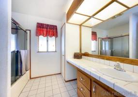 9500 Harritt Rd, Lakeside, California, United States 92040, 2 Bedrooms Bedrooms, ,For sale,Harritt Rd,190045508