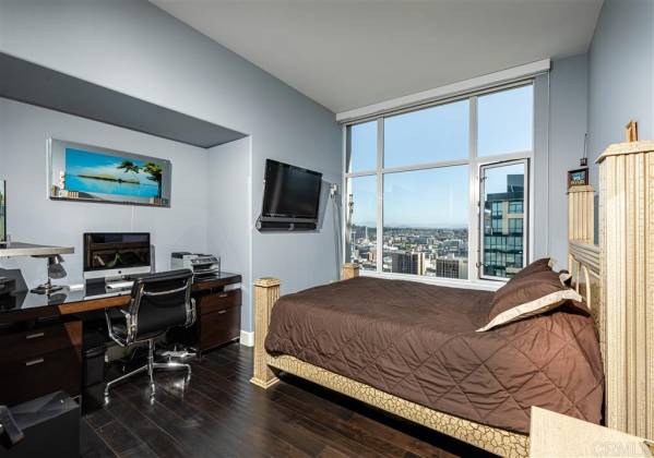 550 Front, San Diego, California, United States 92101, 2 Bedrooms Bedrooms, ,1 BathroomBathrooms,For sale,Front,190045638