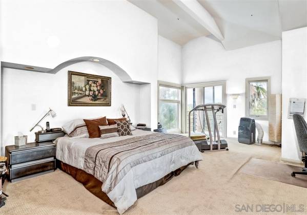 17398 Calle Serena, Rancho Santa Fe, California, United States 92067, 8 Bedrooms Bedrooms, ,For sale,Calle Serena,190047462