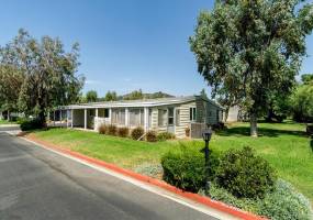 2250 Broadway, Escondido, California, United States 92026, 2 Bedrooms Bedrooms, ,For sale,Broadway,190049209