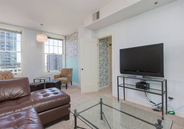 702 Ash Street, San Diego, California, United States 92101, 1 Bedroom Bedrooms, ,For sale,Ash Street,190052525