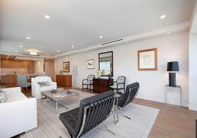 939 Coast Boulevard, La Jolla, California, United States 92037, 2 Bedrooms Bedrooms, ,For sale,Coast Boulevard,190052739