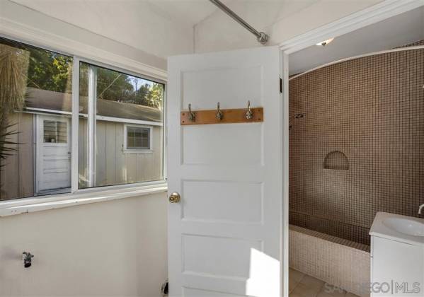 347 Sierra Ave, Solana Beach, California, United States 92075, 2 Bedrooms Bedrooms, ,For sale,Sierra Ave,190052897