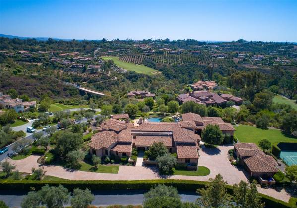 6383 Calle Ponte Bella, Rancho Santa Fe, California, United States 92091, 8 Bedrooms Bedrooms, ,4 BathroomsBathrooms,For sale,Calle Ponte Bella,190055816