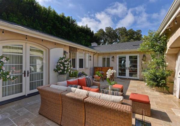 7847 Lookout Drive, La Jolla, California, United States 92037, 3 Bedrooms Bedrooms, ,For sale,Lookout Drive,190057690