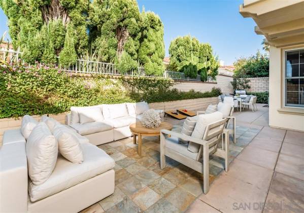 1332 Caminito Balada, La Jolla, California, United States 92037, 5 Bedrooms Bedrooms, ,1 BathroomBathrooms,For sale,Caminito Balada,190059019