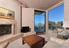 7609 Hillside, La Jolla, California, United States 92037, 5 Bedrooms Bedrooms, ,3 BathroomsBathrooms,For sale,Hillside,190059859