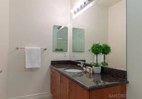 525 11Th Ave, San Diego, California, United States 92101, 2 Bedrooms Bedrooms, ,For sale,11Th Ave,190060628