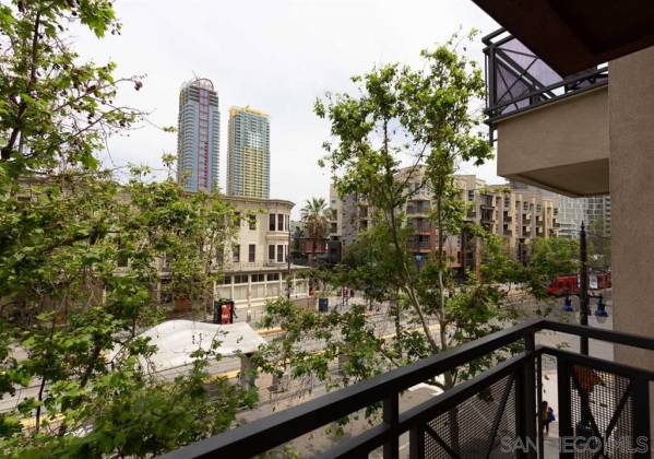 525 11Th Ave, San Diego, California, United States 92101, 2 Bedrooms Bedrooms, ,For sale,11Th Ave,190060628