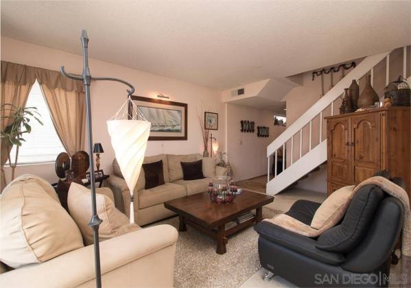 9722 Aviary Dr, San Diego, California, United States 92131, 3 Bedrooms Bedrooms, ,1 BathroomBathrooms,For sale,Aviary Dr,190061728