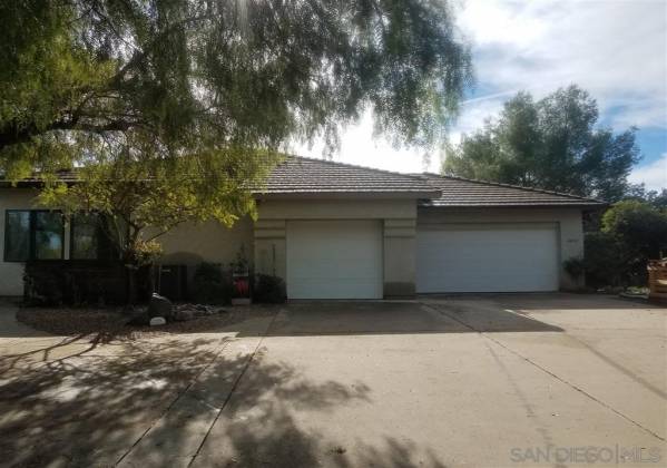 2432 Tompau Pl, Alpine, California, United States 91901, 4 Bedrooms Bedrooms, ,For sale,Tompau Pl,190062579