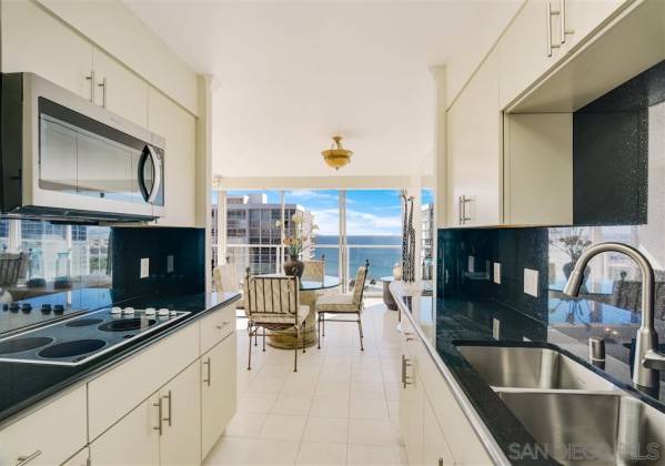 1750 Avenida Del Mundo, Coronado, California, United States 92118, 2 Bedrooms Bedrooms, ,For sale,Avenida Del Mundo,190062919