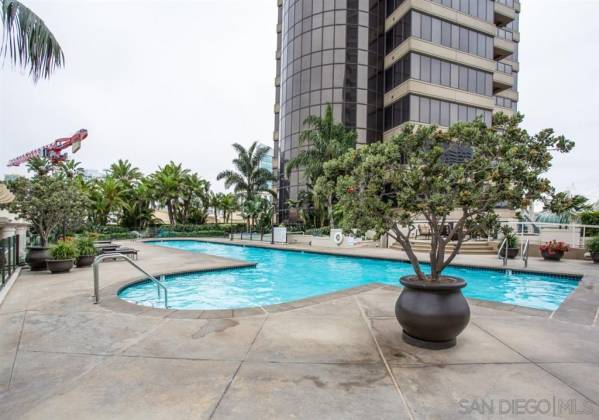 200 Harbor Drive, San Diego, California, United States 92101, 2 Bedrooms Bedrooms, ,For sale,Harbor Drive,190062968