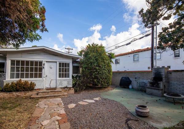 1519 4th Street, Coronado, California, United States 92118, 4 Bedrooms Bedrooms, ,For sale,4th Street,190063319