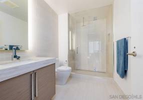 888 E Street, San Diego, California, United States 92101, 2 Bedrooms Bedrooms, ,For sale,E Street,190063472