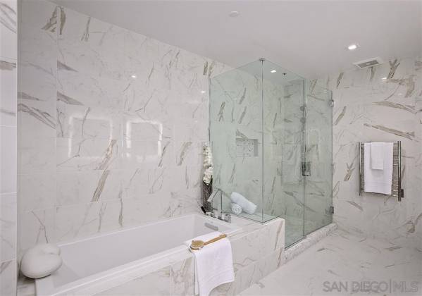 2604 5th Ave, San Diego, California, United States 92103, 2 Bedrooms Bedrooms, ,1 BathroomBathrooms,For sale,5th Ave,190063626