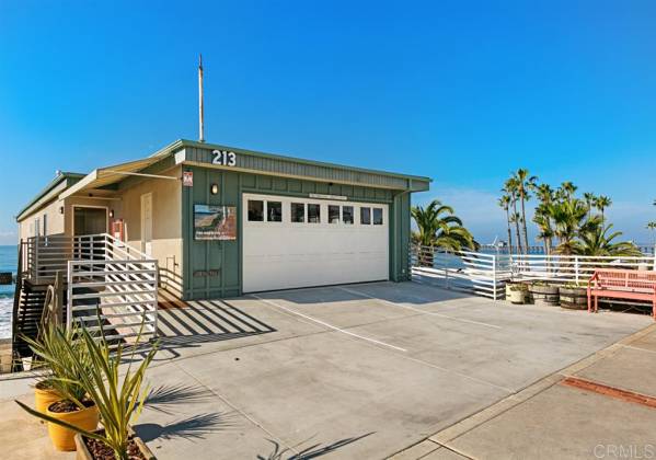 213 PACIIFIC, OCEANSIDE, California, United States 92054, 3 Bedrooms Bedrooms, ,For sale,PACIIFIC,190063640