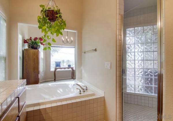 2105 Galveston St., San Diego, California, United States 92110, 3 Bedrooms Bedrooms, ,For sale,Galveston St.,190063809