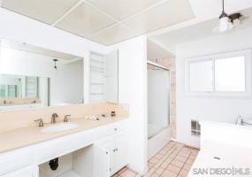 1697 Lexington Ave., El Cajon, California, United States 92019, 4 Bedrooms Bedrooms, ,1 BathroomBathrooms,For sale,Lexington Ave.,190064380