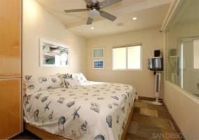 3443 Ocean Front Walk Unit F, San Diego, California, United States 92109, 2 Bedrooms Bedrooms, ,For sale,Ocean Front Walk Unit F,190064597