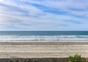 3443 Ocean Front Walk Unit F, San Diego, California, United States 92109, 2 Bedrooms Bedrooms, ,For sale,Ocean Front Walk Unit F,190064597