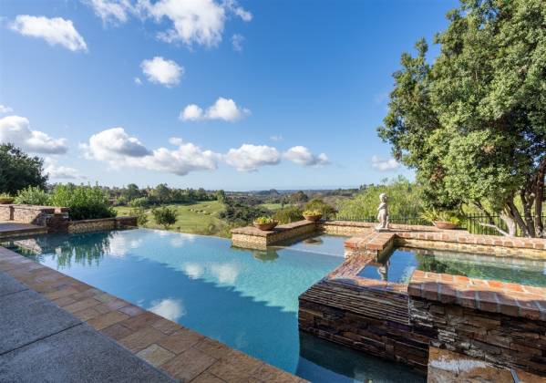 18668 Via Catania, Rancho Santa Fe, California, United States 92091, 4 Bedrooms Bedrooms, ,1 BathroomBathrooms,For sale,Via Catania,190065023