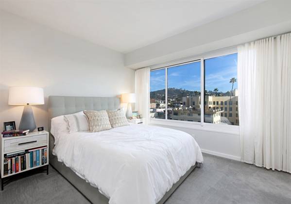 939 Coast Blvd, La Jolla, California, United States 92037, 2 Bedrooms Bedrooms, ,For sale,Coast Blvd,190065248