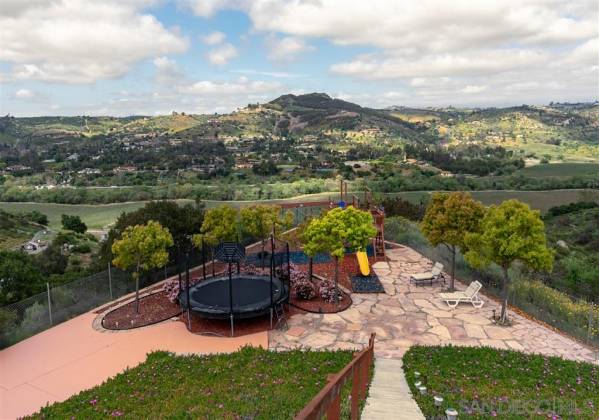 6955 Via De La Reina, Bonsall, California, United States 92003, 4 Bedrooms Bedrooms, ,1 BathroomBathrooms,For sale,Via De La Reina,190065897