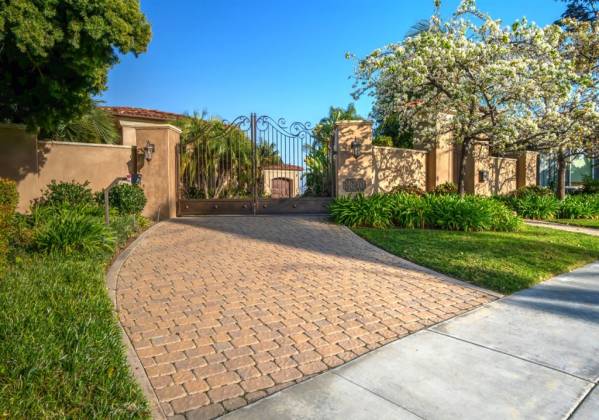 3640 Garrison, San Diego, California, United States 92106, 4 Bedrooms Bedrooms, ,1 BathroomBathrooms,For sale,Garrison,190066011