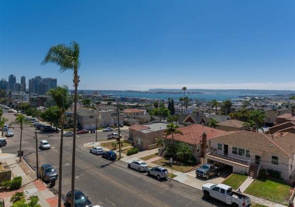 2445 Brant Street, San Diego, California, United States 92101, 2 Bedrooms Bedrooms, ,For sale,Brant Street,200000399