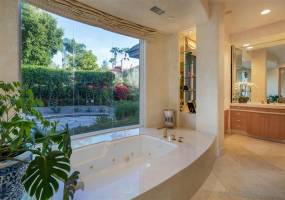 6311 Calle Del Alcazar, Rancho Santa Fe, California, United States 92067, 4 Bedrooms Bedrooms, ,2 BathroomsBathrooms,For sale,Calle Del Alcazar,200000486