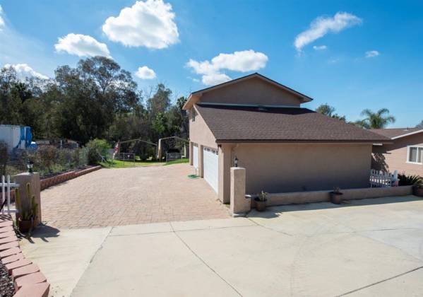 3343 Vista Way, Vista, California, United States 92084, 3 Bedrooms Bedrooms, ,For sale,Vista Way,200001297