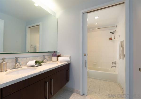 350 11Th Ave, San Diego, California, United States 92101, 2 Bedrooms Bedrooms, ,1 BathroomBathrooms,For sale,11Th Ave,200001412