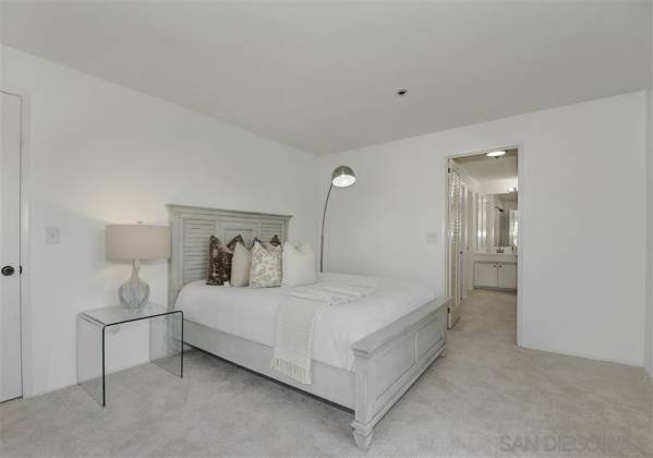 2130 Vallecitos, La Jolla, California, United States 92037, 2 Bedrooms Bedrooms, ,For sale,Vallecitos,200001638