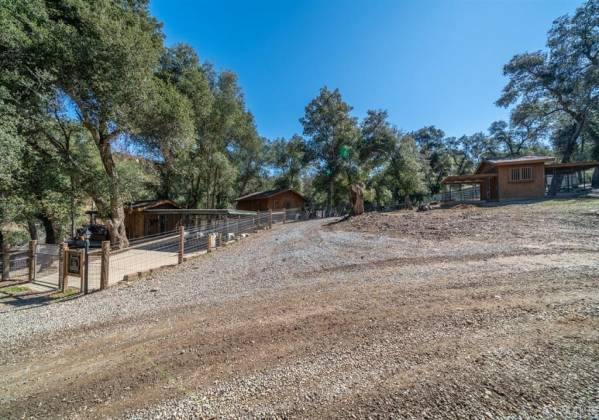 26352 Eagle Gap Rd., Santa Ysabel, California, United States 92070, 1 Bedroom Bedrooms, ,For sale,Eagle Gap Rd.,200001736