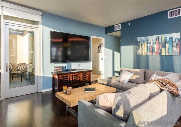 321 10th Ave., San Diego, California, United States 92101, 2 Bedrooms Bedrooms, ,For sale,10th Ave.,200001865