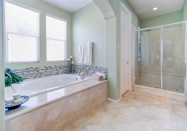 1013 White Alder Ave, Chula Vista, California, United States 91914, 5 Bedrooms Bedrooms, ,1 BathroomBathrooms,For sale,White Alder Ave,200002189