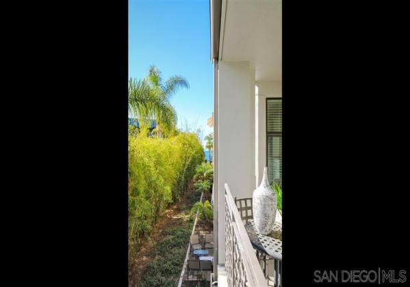 5410 La Jolla Blvd., La Jolla, California, United States 92037, 2 Bedrooms Bedrooms, ,For sale,La Jolla Blvd.,200002218