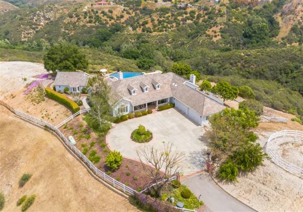 982 River Oaks Ln, Fallbrook, California, United States 92028, 5 Bedrooms Bedrooms, ,1 BathroomBathrooms,For sale,River Oaks Ln,200002529