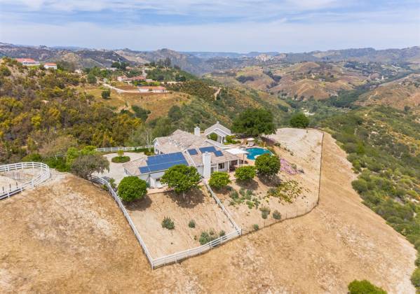 982 River Oaks Ln, Fallbrook, California, United States 92028, 5 Bedrooms Bedrooms, ,1 BathroomBathrooms,For sale,River Oaks Ln,200002529