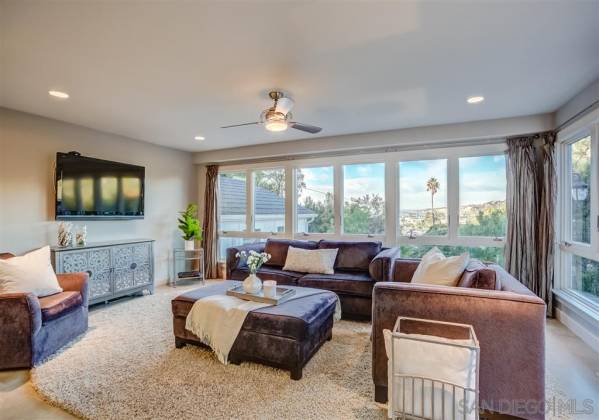 3 Roseland Dr., La Jolla, California, United States 92037, 5 Bedrooms Bedrooms, ,For sale,Roseland Dr.,200002588