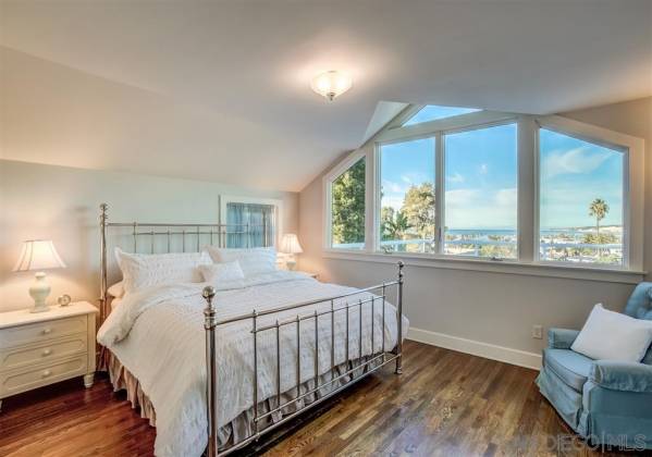 3 Roseland Dr., La Jolla, California, United States 92037, 5 Bedrooms Bedrooms, ,For sale,Roseland Dr.,200002588