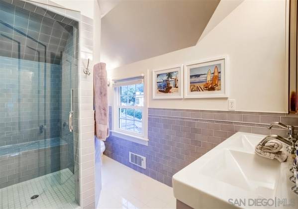 3 Roseland Dr., La Jolla, California, United States 92037, 5 Bedrooms Bedrooms, ,For sale,Roseland Dr.,200002588