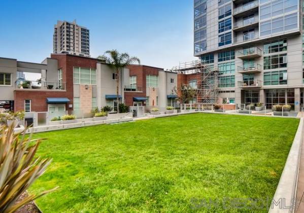 800 The Mark Lane, San Diego, California, United States 92101, 2 Bedrooms Bedrooms, ,For sale,The Mark Lane,200002776