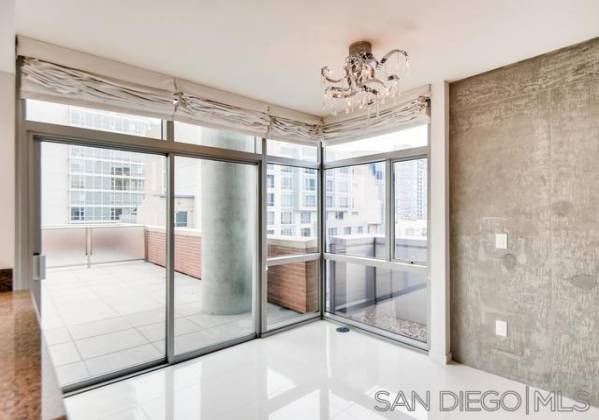 800 The Mark Lane, San Diego, California, United States 92101, 2 Bedrooms Bedrooms, ,For sale,The Mark Lane,200002776