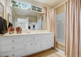 2918 Via Del Robles, Fallbrook, California, United States 92028, 4 Bedrooms Bedrooms, ,1 BathroomBathrooms,For sale,Via Del Robles,200003834