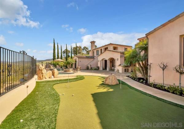 8178 RUN OF THE KNOLLS COURT, SAN DIEGO, California, United States 92127, 5 Bedrooms Bedrooms, ,1 BathroomBathrooms,For sale,RUN OF THE KNOLLS COURT,200004365